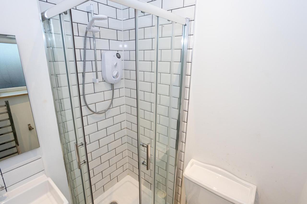 Pillo Rooms Serviced Apartments - Salford Manchester Kültér fotó