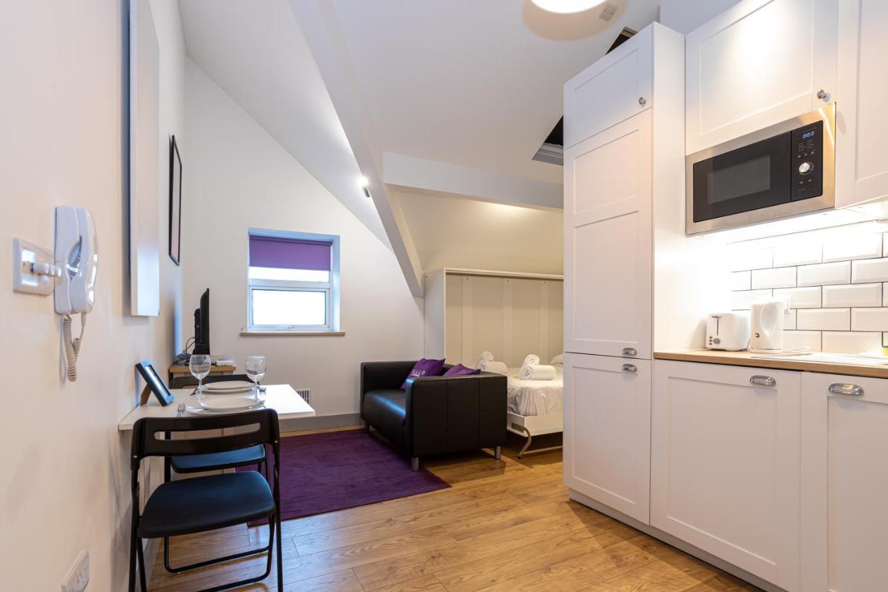 Pillo Rooms Serviced Apartments - Salford Manchester Kültér fotó